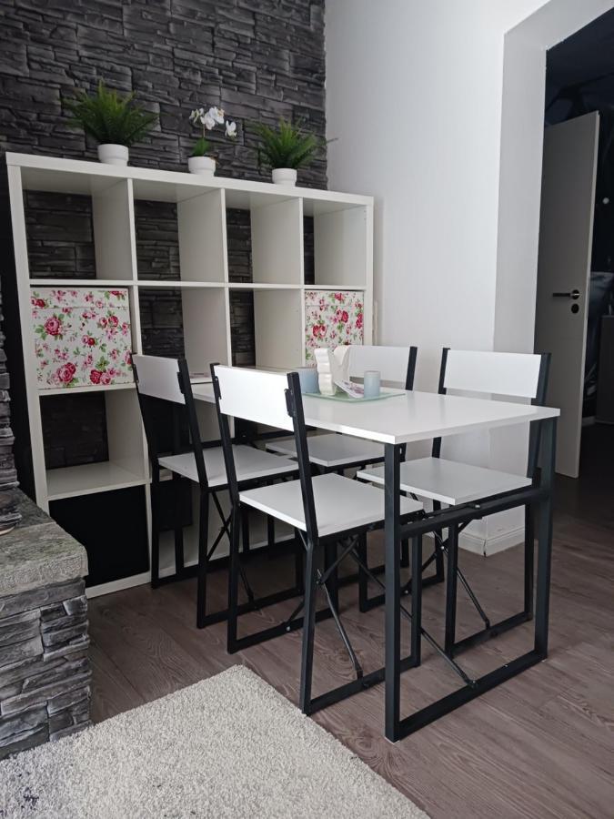 Moderne Wohnung In Ruhiger Lage Stolberg  Extérieur photo